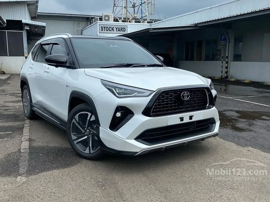 Jual Mobil Toyota Yaris Cross 2025 S HV with GR Parts Aero Pkg(Prem Clr) 1.5 di Jawa Barat Automatic SUV Putih Rp 320.000.000