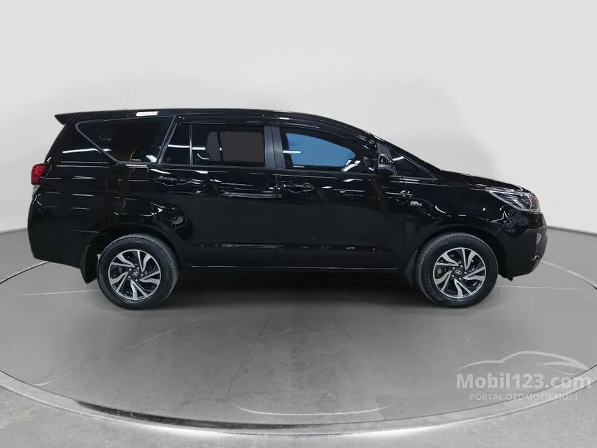 2022 Toyota Kijang Innova V MPV