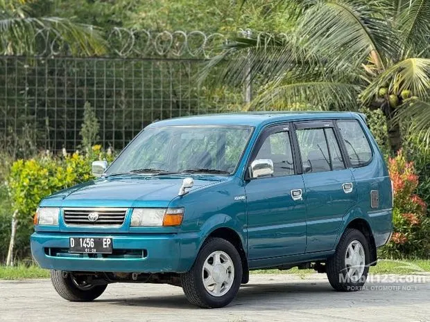 Jual Toyota Kijang Minibus GL Short (SGX) Bekas di Indonesia Harga ...
