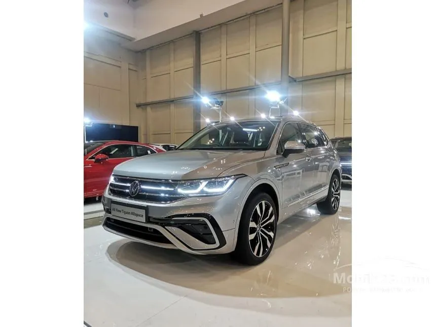 Jual Mobil Volkswagen Tiguan 2023 TSI ALLSPACE 1.4 di DKI Jakarta Automatic SUV Silver Rp 854.000.000