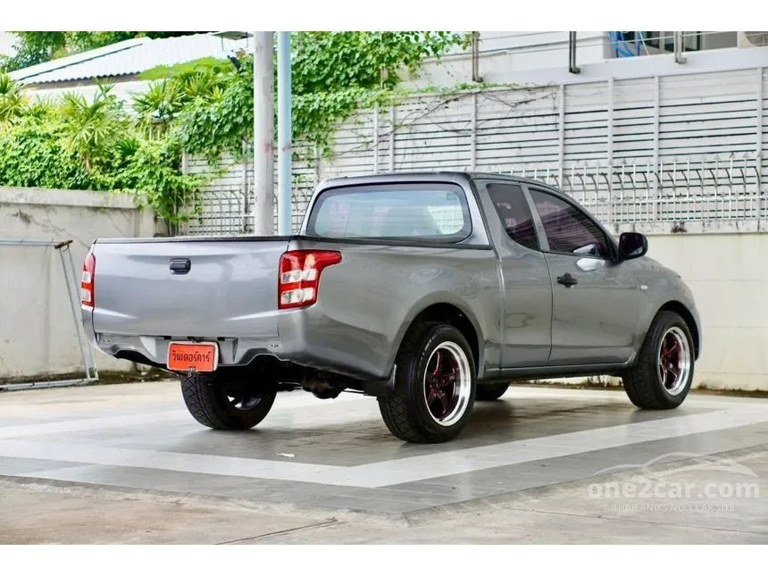 2016 Mitsubishi TRITON GL Mega Cab Pickup