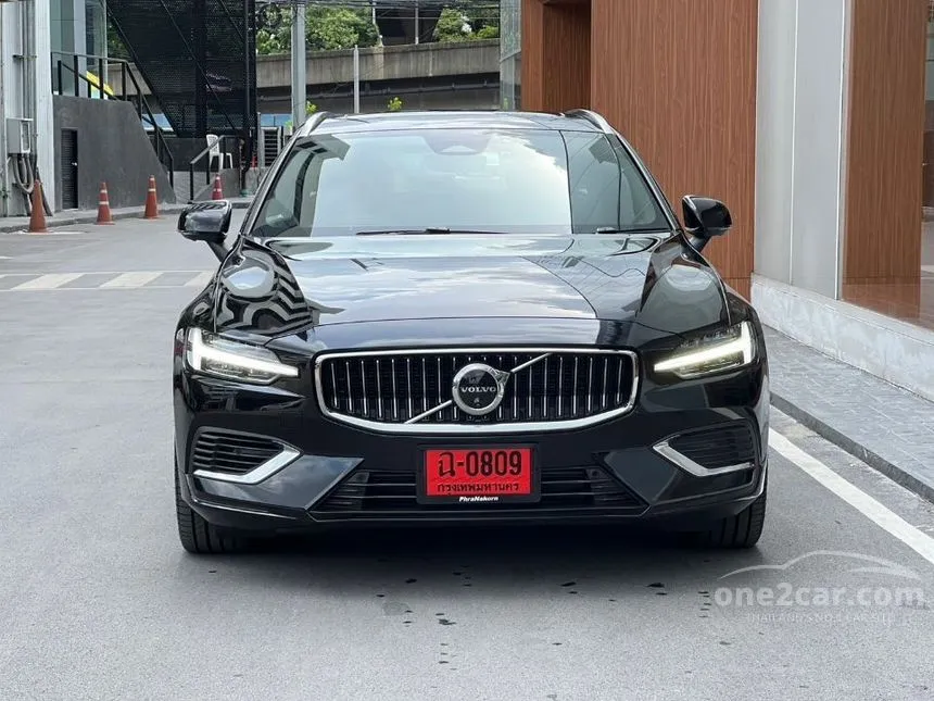 2024 Volvo V60 Recharge Ultimate T8 Wagon