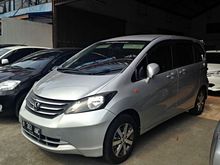 Honda Freed 1.5 PSD 2009 AT silver good condition , full oriinil , GRESS