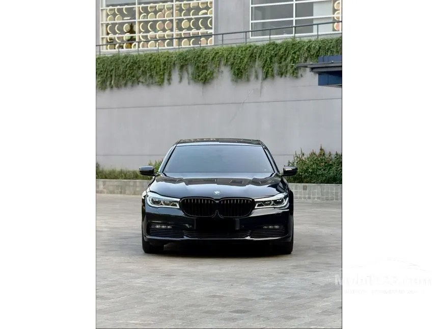 2017 BMW 730Li Sedan