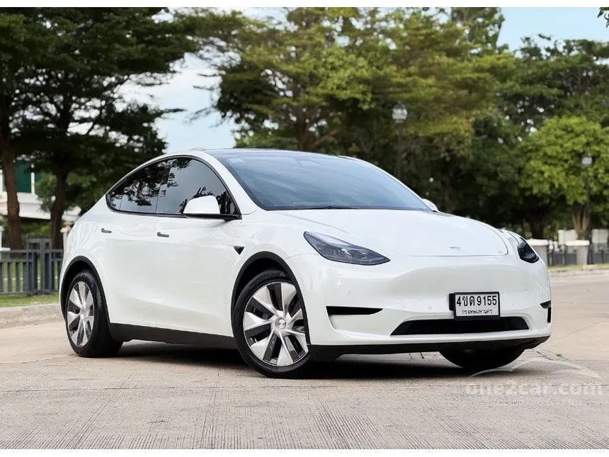 2023 TESLA Model Y Standard Range SUV
