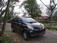 DP 10 JT 2012 Toyota Avanza Matic 1.3 E MPV Hitam