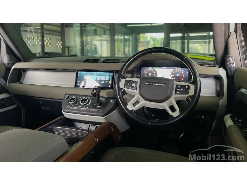 2021 Land Rover Defender 110 P300 SE SUV
