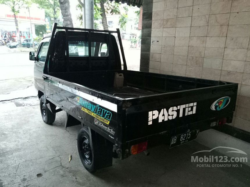 Jual Mobil Suzuki Carry Pick Up 2005 1.5 di Jawa Tengah Manual Sedan 