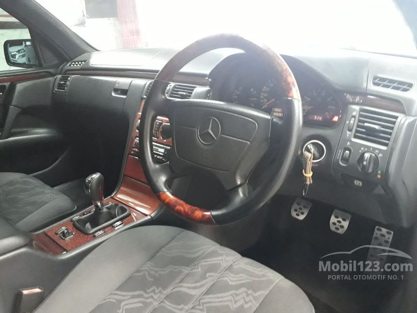 Mercedes W210 Owners Manual Download Mercedes W210 Owners Manual Download