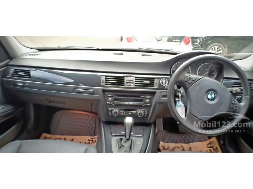 2010 BMW 320i Sedan