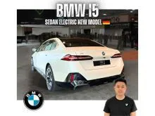 2025 BMW i5 0.0 eDrive40 M Sport Sedan ON THE ROAD