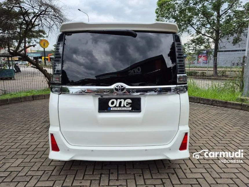 2018 Toyota Voxy MPV