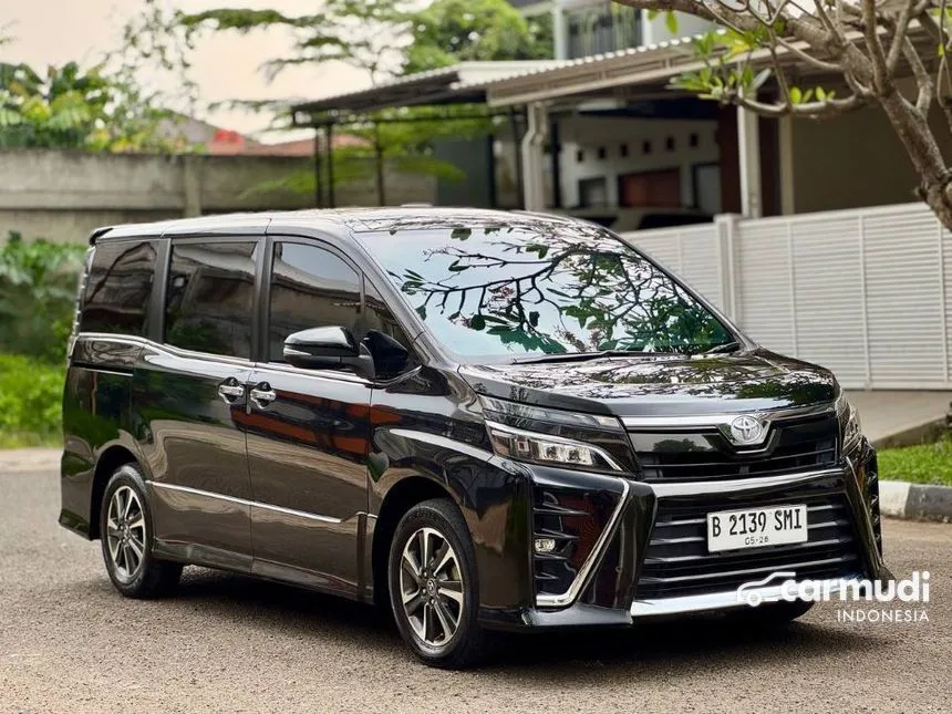 2018 Toyota Voxy MPV