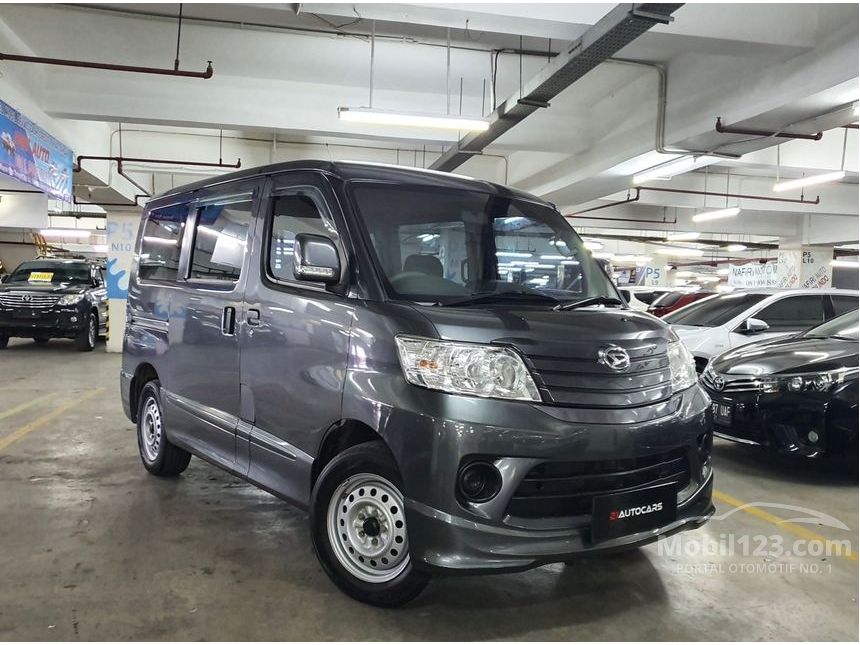 Jual Mobil Daihatsu Luxio 2016 D 1.5 di DKI Jakarta Manual MPV Abuabu