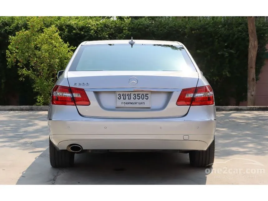 2012 Mercedes-Benz E200 Elegance CGI BlueEFFICIENCY Sedan