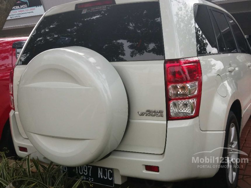 Jual Mobil  Suzuki  Grand  Vitara  2012 2 4 2 4 di  Banten  