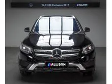 2017 Mercedes-Benz GLC250 2.0 4MATIC SUV AMG Line Hitam Dp 1,9 Jt
