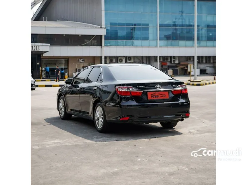 2016 Toyota Camry V Sedan