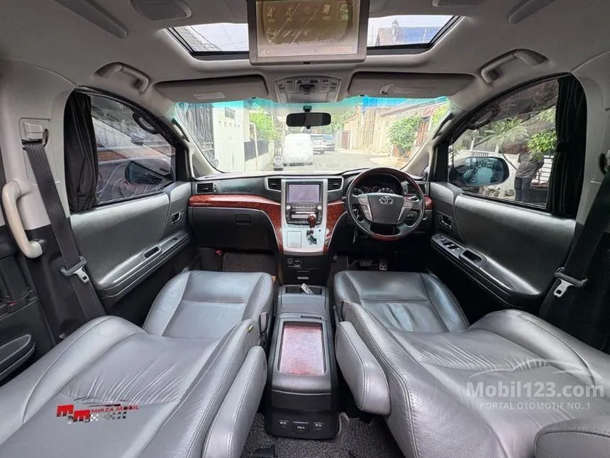 2010 Toyota Vellfire Z MPV