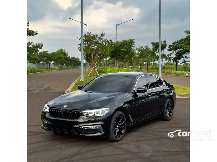 2018 BMW 520i Luxury Sedan