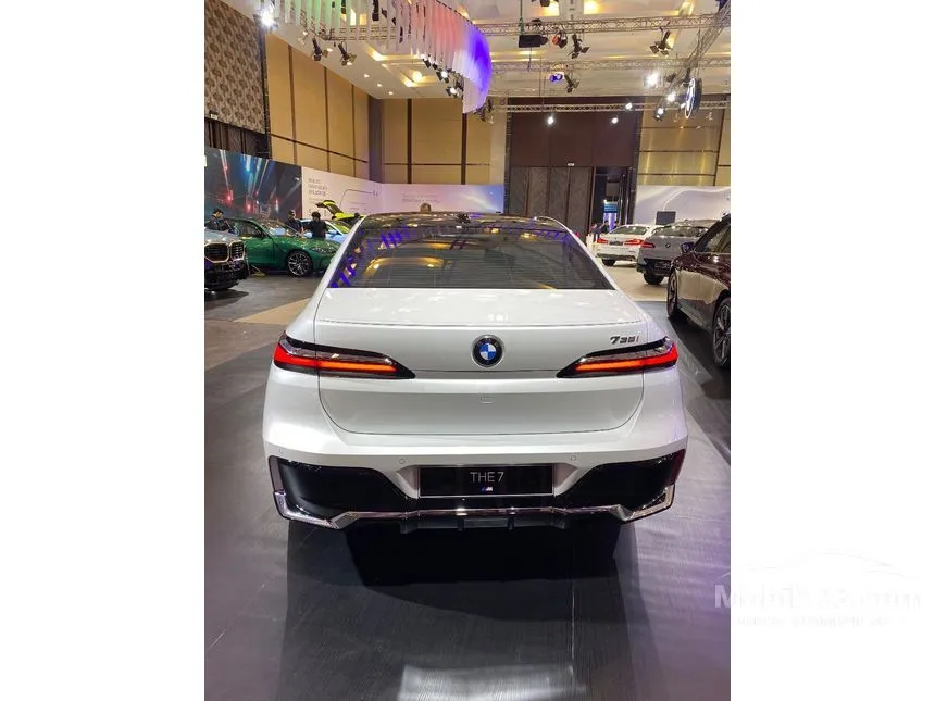 2023 BMW 735i M Sport Sedan