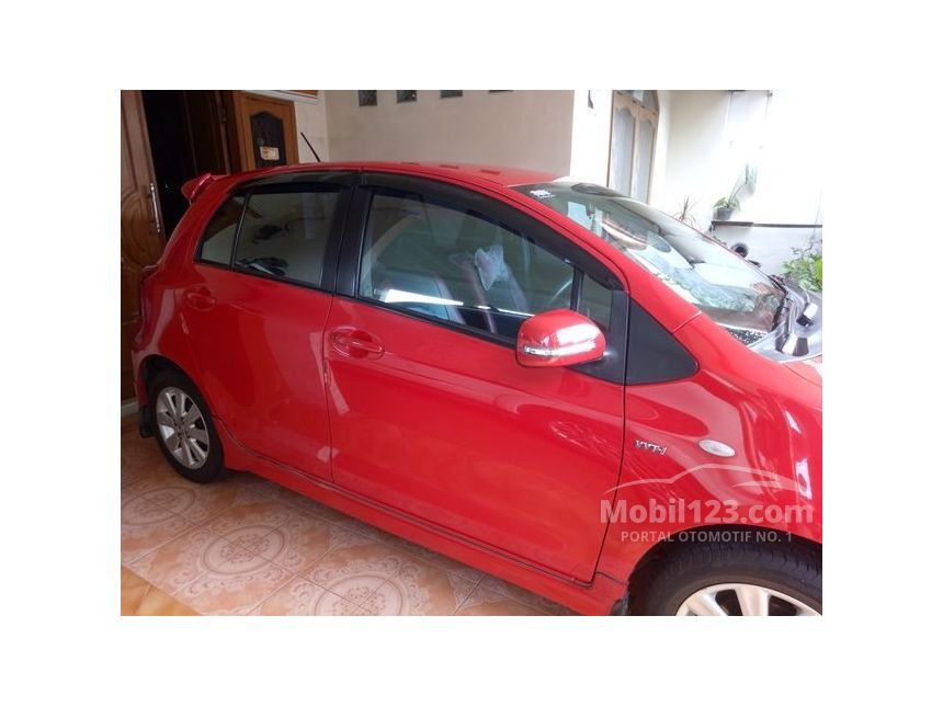 Jual Mobil  Toyota  Yaris  2013 E 1 5 di Banten Manual Merah  