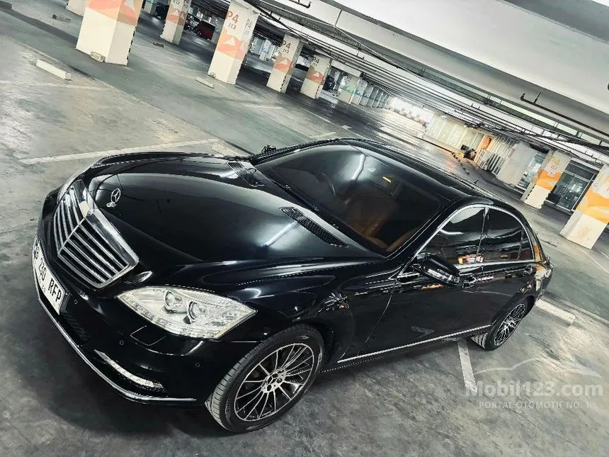 2010 Mercedes-Benz S300L Solitaire Sedan