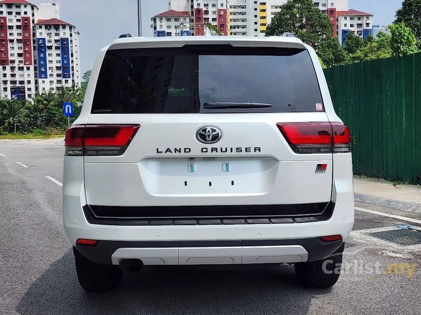 2022 Toyota Land Cruiser GR Sport SUV