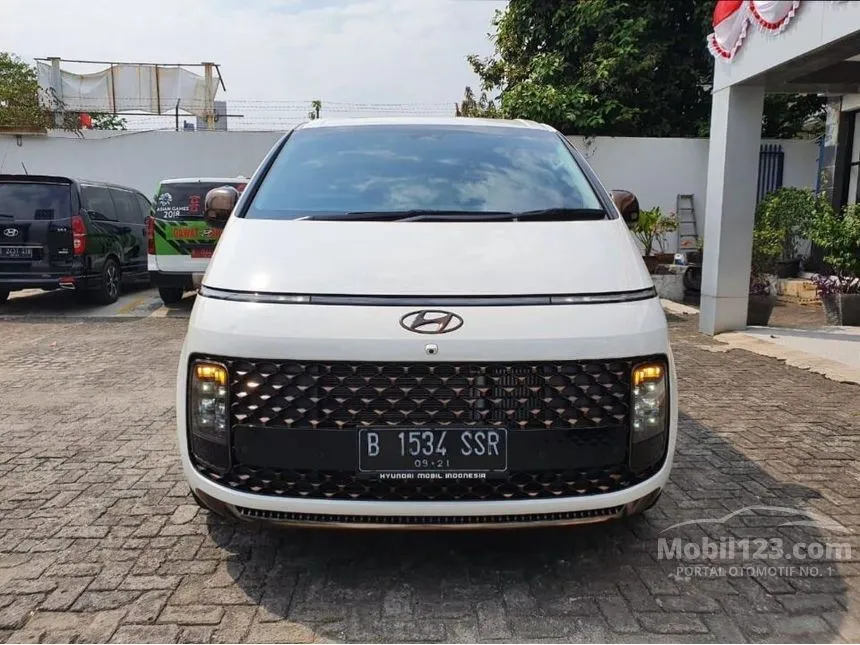 Jual Mobil Hyundai Staria 2024 Signature 9 2.2 di DKI Jakarta Automatic Wagon Putih Rp 831.600.000