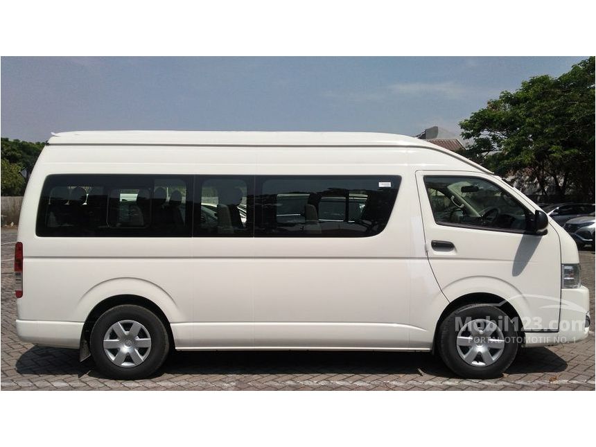  Jual  Mobil  Toyota  Hiace  2021 High Grade Commuter  2 5 di 