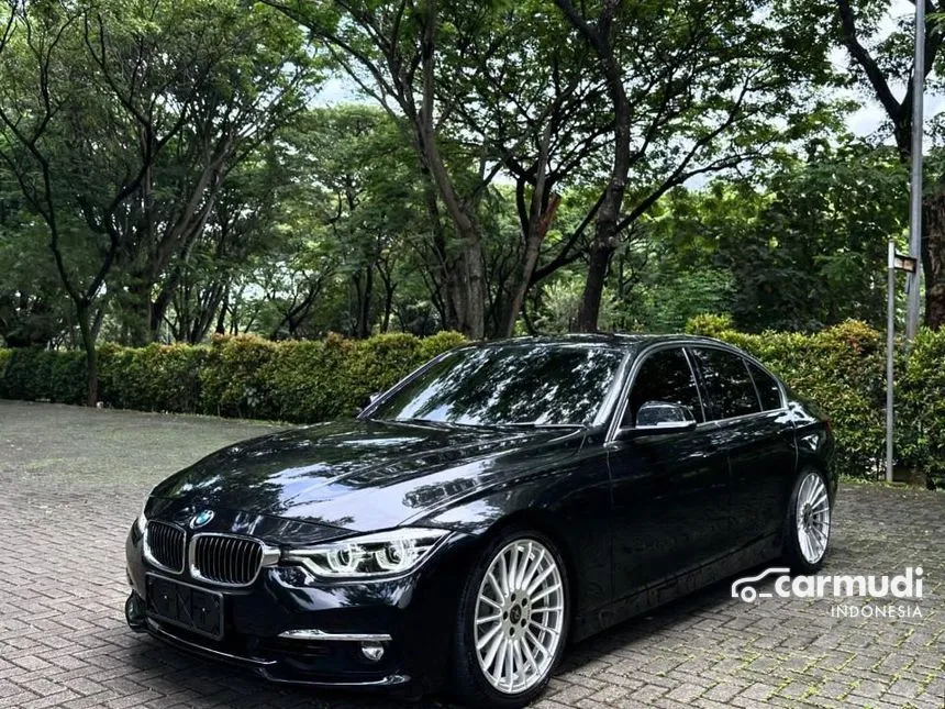 2018 BMW 320i Luxury Sedan