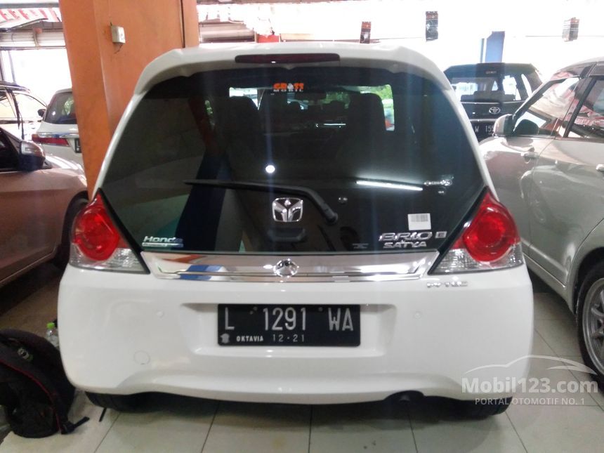 Jual Mobil  Honda  Brio  2019 Satya  E  1 2 di Jawa Timur 