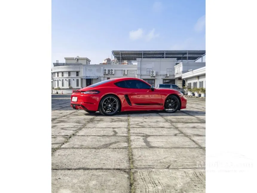 2020 Porsche 718 Cayman T Coupe