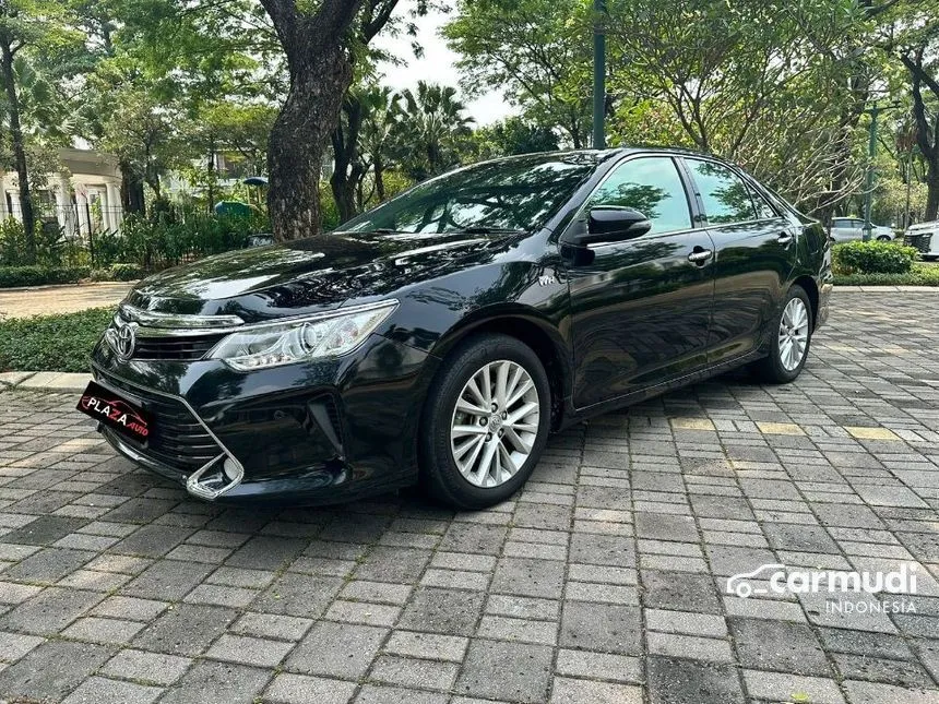 2017 Toyota Camry V Sedan