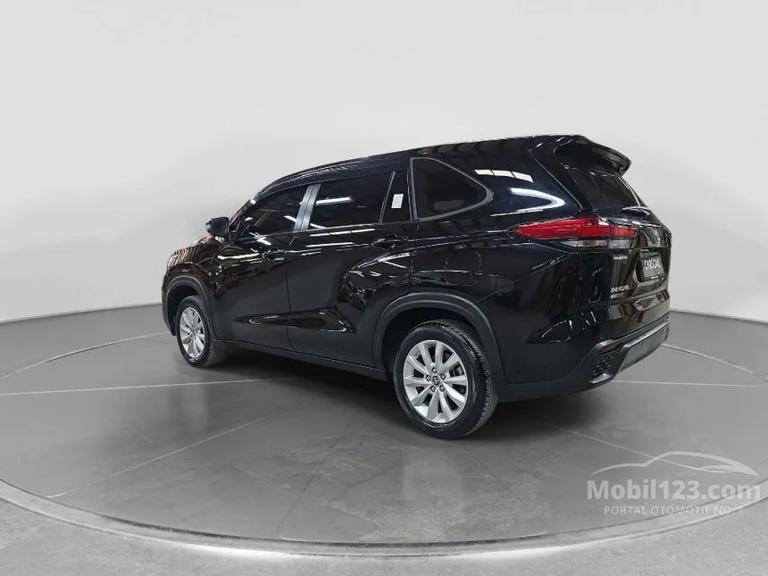 2022 Toyota Kijang Innova Zenix V (Non Premium Color) MPV