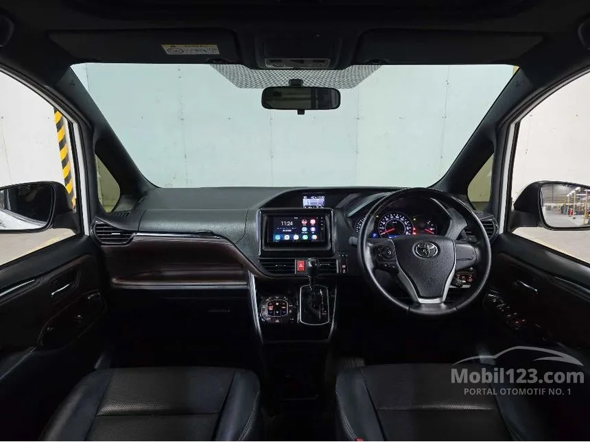 2018 Toyota Voxy MPV