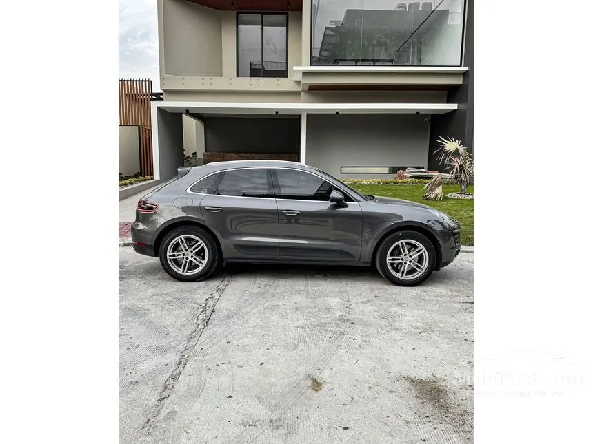 2016 Porsche Macan SUV