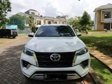 Fortuner Warna Putih Tipe G Manual Tahun 2021