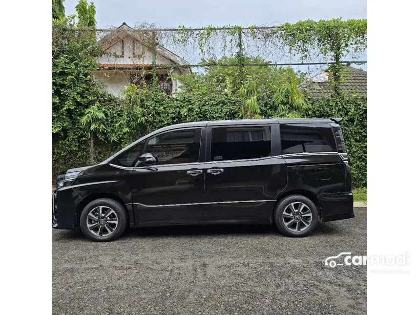 2018 Toyota Voxy Wagon