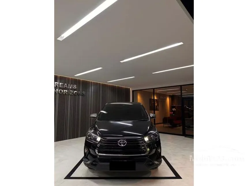 2022 Toyota Kijang Innova Venturer MPV
