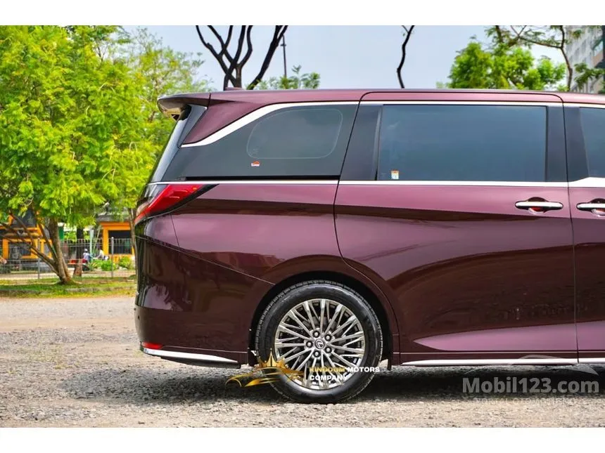 2025 Lexus LM 350h 7 Seater MPV