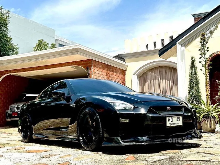 2011 Nissan GT-R Coupe