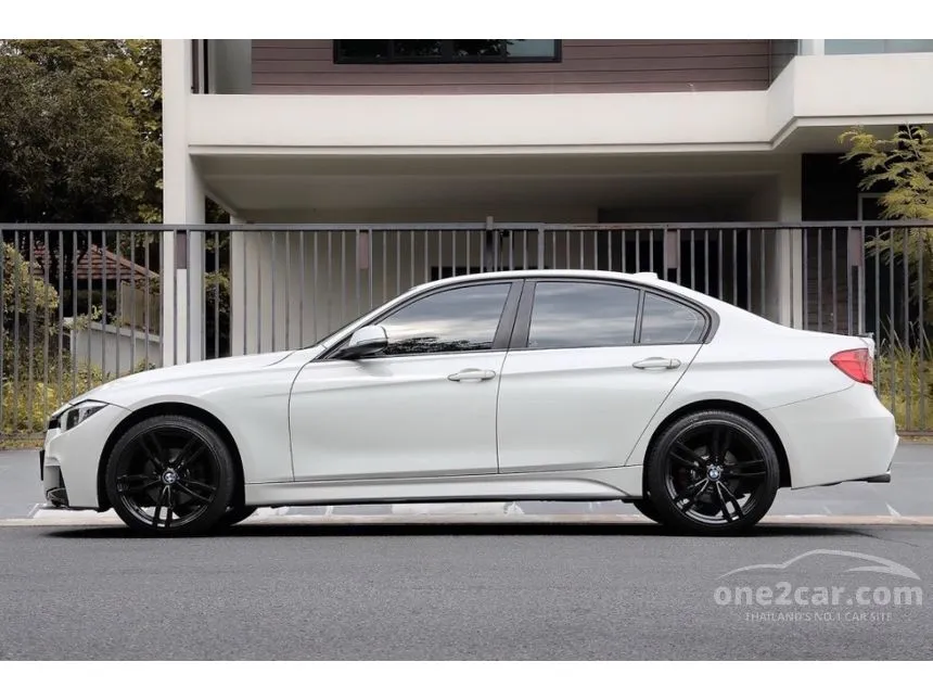 2013 BMW 320i Sedan