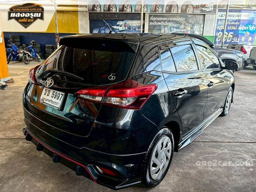 2022 Toyota YARIS Entry Hatchback
