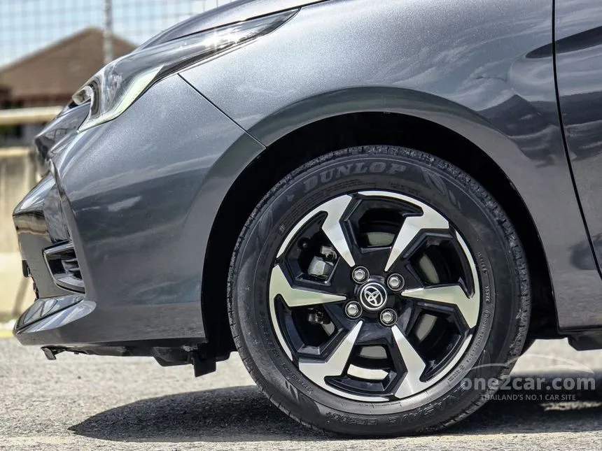 2024 Toyota YARIS Premium Hatchback