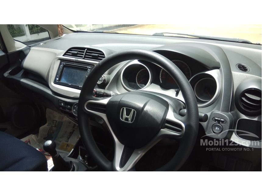 Jual Mobil  Honda  Jazz  2011 S 1 5 di Sumatera  Barat  Manual 