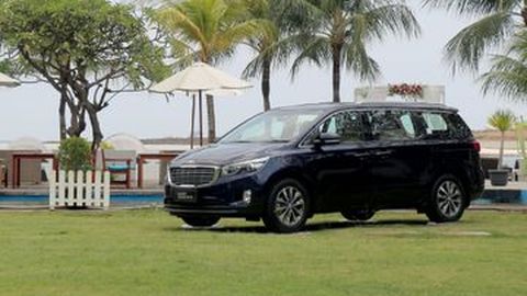 Menikmati Keunggulan Kia Grand Sedona