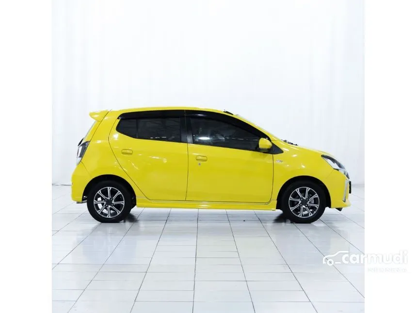 2022 Daihatsu Ayla R Hatchback