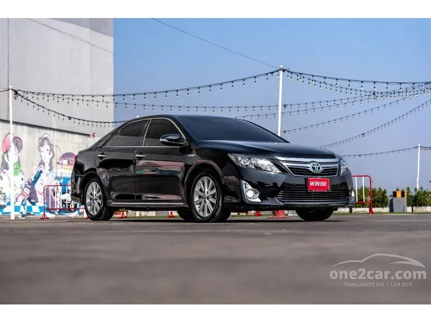 2013 Toyota Camry Hybrid Sedan