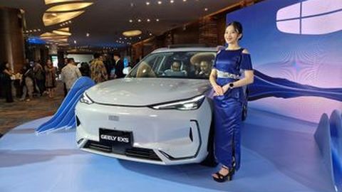 Harga Geely EX5 Diumumkan di IIMS 2025, Para Pembeli Pertama Dapat Unit Buatan China